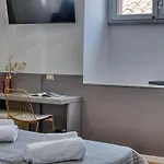 Izzhome Corso76 3* קליארי