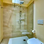 Izzhome Corso76 3* קליארי