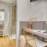 Izzhome Corso76 בית הארחה