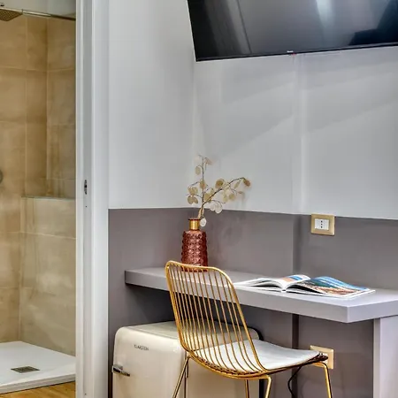 Izzhome Corso76 بيت ضيافة كالياري