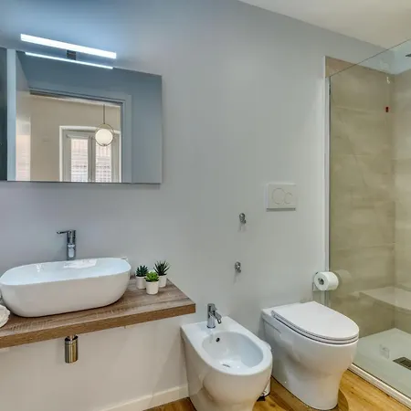 Izzhome Corso76 بيت ضيافة كالياري