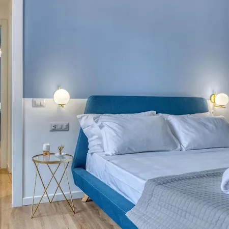 Izzhome Corso76 Гостевой дом Кальяри